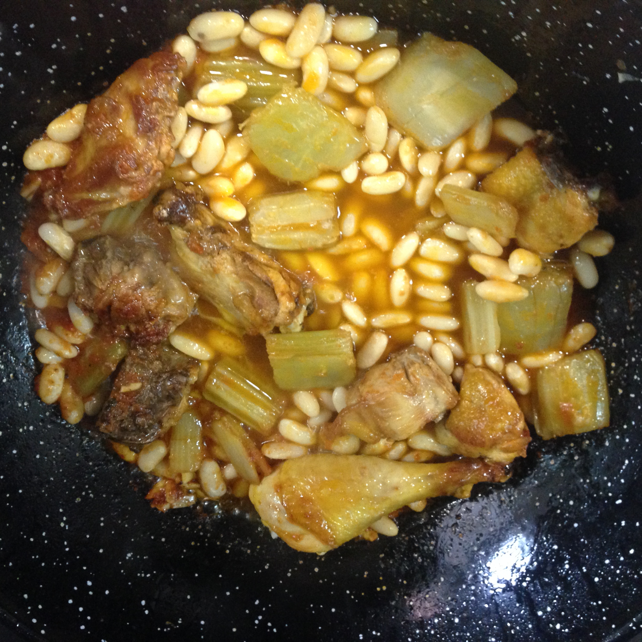 Cardo y alubias en la cazuela