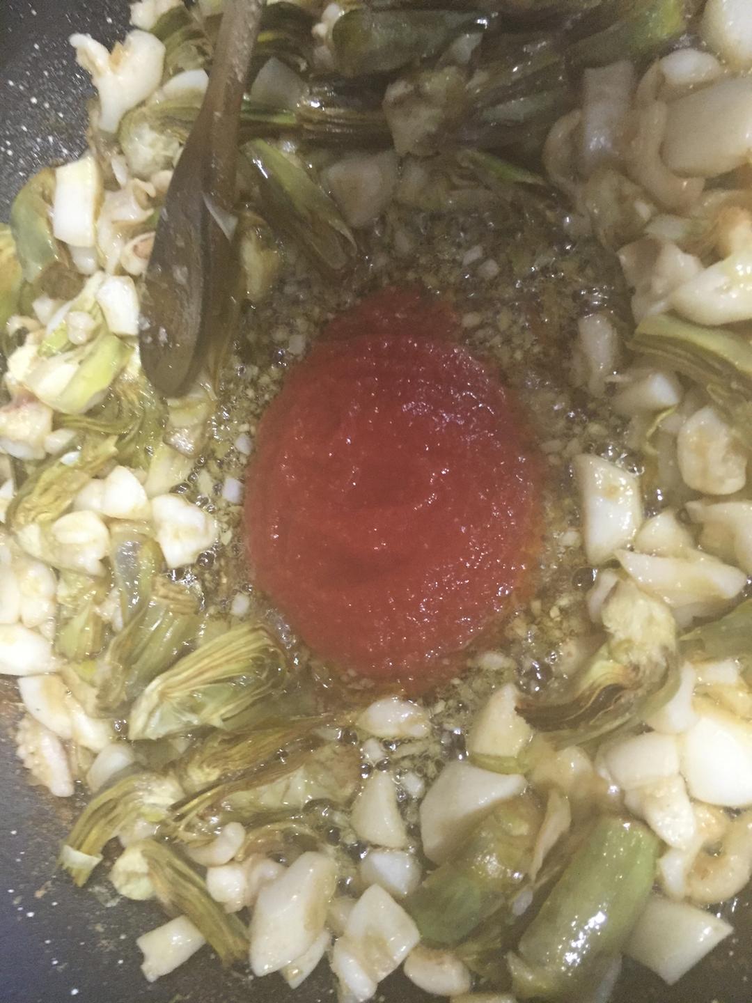 Sofriendo el tomate rallado