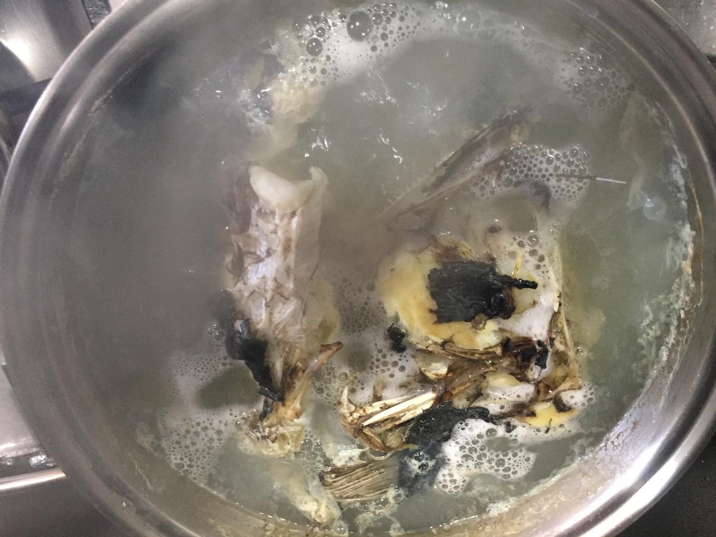 Mise en place y fumet caliente