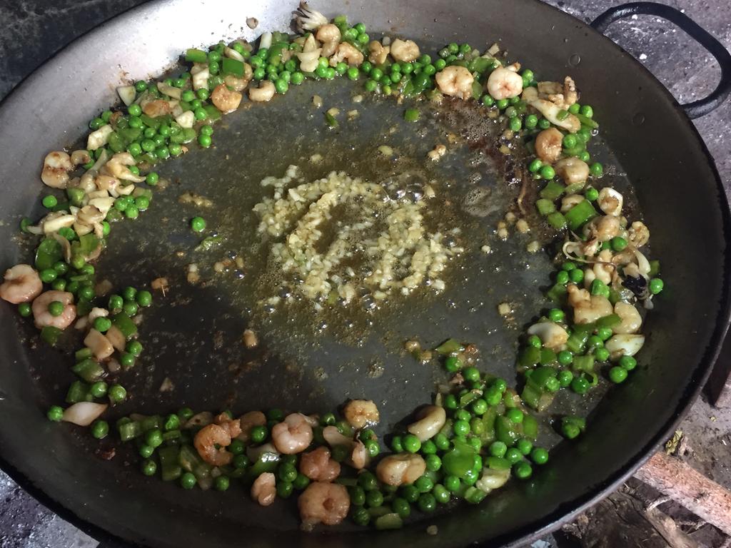 Sofrito de pimiento verde, cebolla y ajo