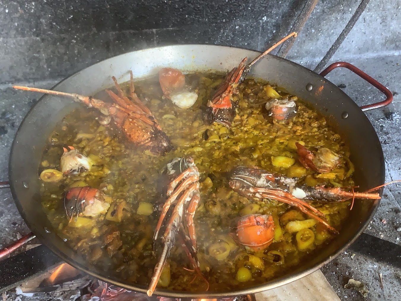 Paella de langosta
