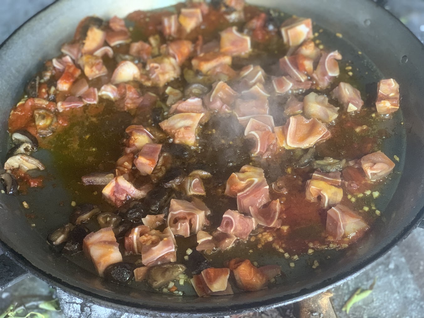 Sofriendo oreja de cerdo