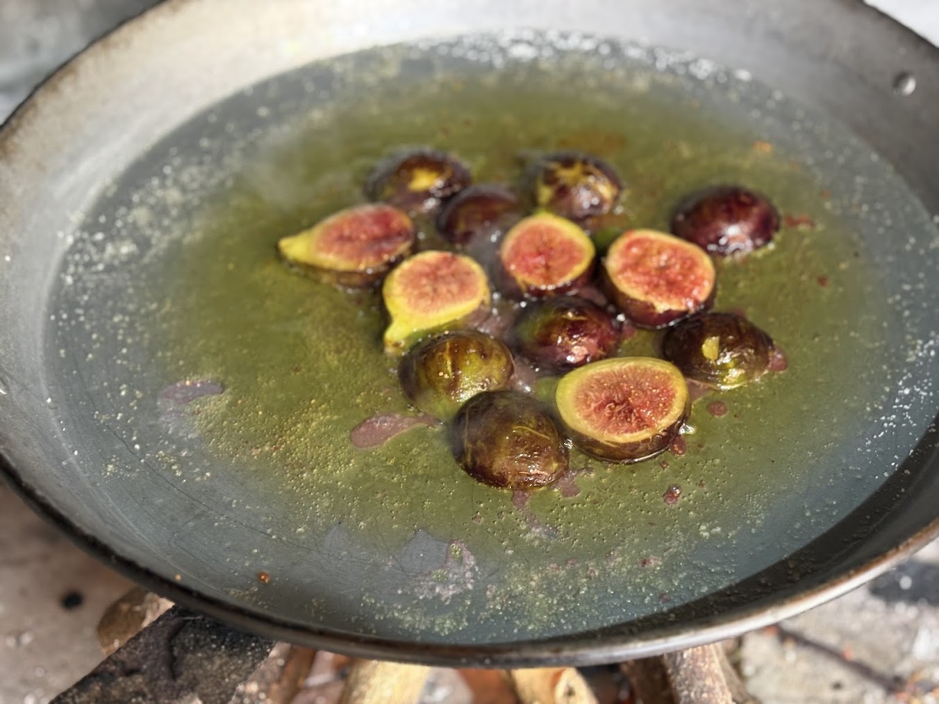 Higos marcados en la paellera