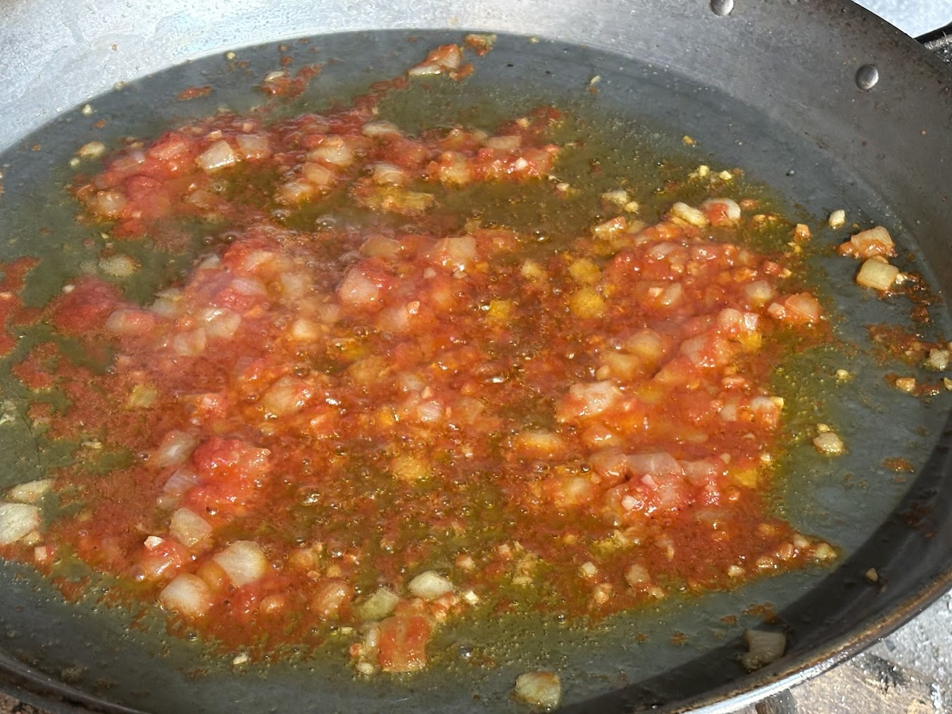 Sofrito con tomate y pimentón
