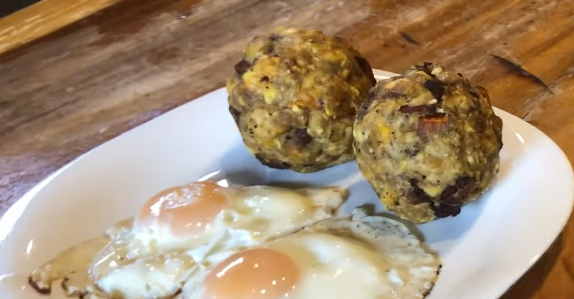 [translate:Bolón de verde ecuatoriano]