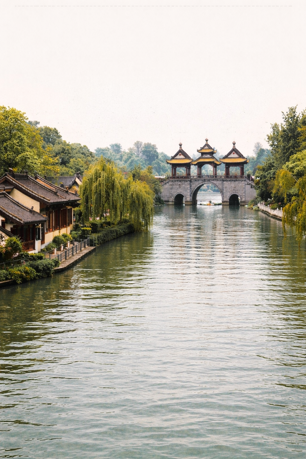 Vista del Gran Canal y jardines clásicos de Yangzhou